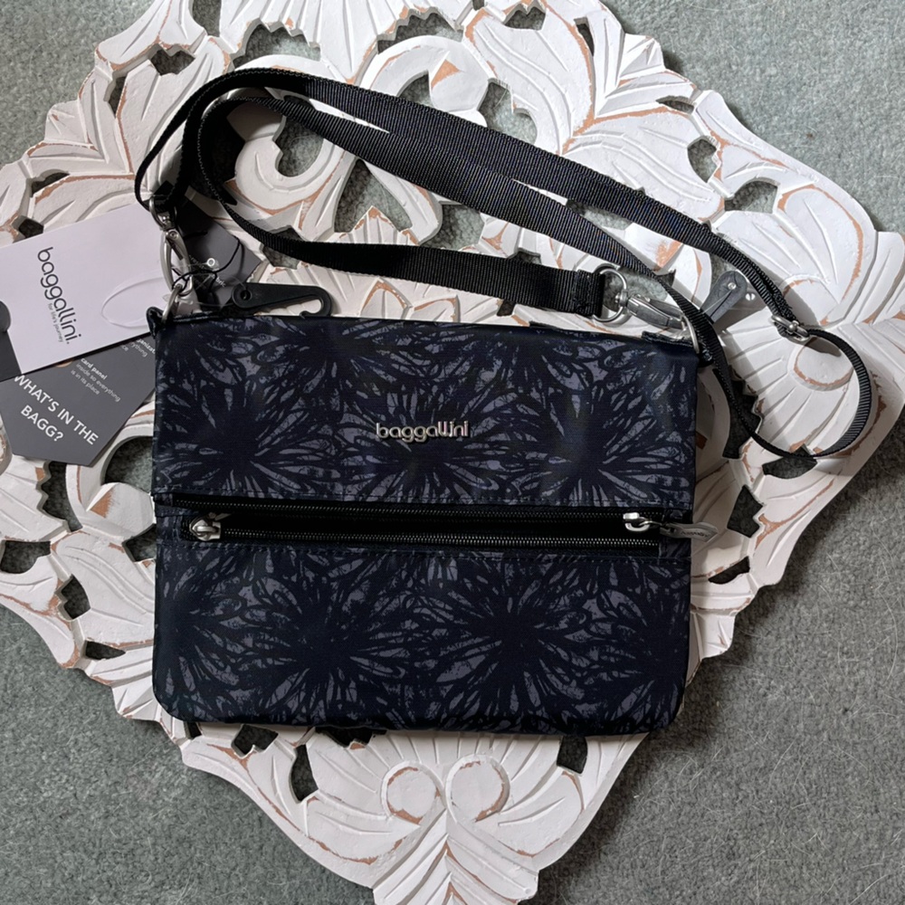 Baggallini Crossbody NWOT
